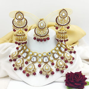 Ensemble de collier ras du cou traditionnel plaqué or, ethnique, avec cristaux et strass, boucles d'oreilles Jhumka, Maang Tikka, pour mariage, fiançailles, anniversaire - Product Image 1