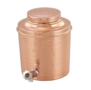 Dispensador de agua de cobre de primera calidad que garantiza agua limpia y fresca para el uso diario en la cocina familiar. - Product Image 3