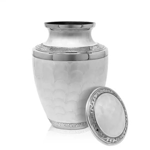 Elegante urna de cremación de aluminio pulido Titular de cenizas humanas Tarro funerario Premium Caja conmemorativa decorativa Proveedor India - Product Image 4