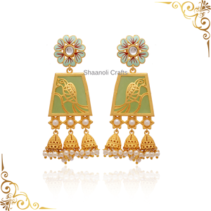 Pendientes colgantes chapados en oro para mujer, joyería de latón hecha a mano India para ropa de fiesta - Product Image 2