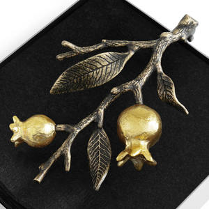 Servilletero de Metal de alta calidad hecho a mano diseñador al por mayor soporte de tejido Color negro y dorado servilletero de Metal decorativo - Product Image 1