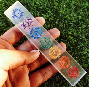 Plaques rectangulaires gravées avec les symboles des sept chakras en sélénite, baguettes pour le yoga, la méditation, l'équilibrage, pierres de cristal, Reiki, décoration de la maison - Product Image 3