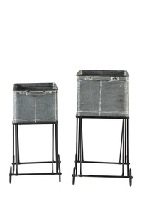 Nueva maceta de decoración elegante de alta calidad con 4 patas soporte terminado con recubrimiento en polvo negro a la venta impresión personalizada - Product Image 5