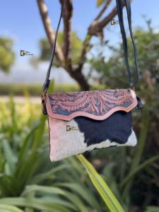 Bolso de Hombro Estilo Bohemio Gitano, Hecho a Mano, Vintage, con Flecos y Tallado a Mano en Cuero Vacuno, Último Diseño - Product Image 2