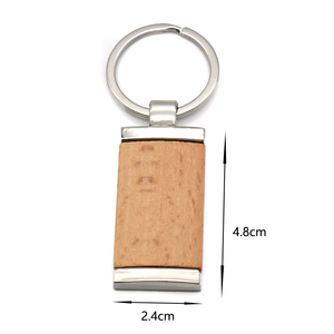 Fournisseur en gros porte-clés en bois Logo personnalisé gravé nommé promotionnel gravure au laser naturel blanc en bois personnalisé - Product Image 5