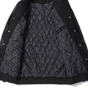 Veste universitaire haut de gamme en gros, unisexe, bomber chaud, style ODM, patchs personnalisés, vêtements d'hiver robustes, vêtements de rue élégants - Product Image 5