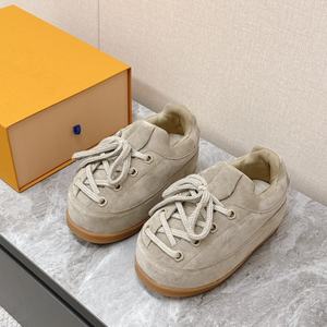 รองเท้าผ้าใบดีไซน์เนอร์แบบผูกเชือก พื้นหนา หัวรองเท้าทรงใหญ่ สไตล์ลำลอง สปอร์ต สำหรับคู่รัก เพิ่มความสูง น่ารัก รองเท้าลำลองผู้ชาย - Product Image 1