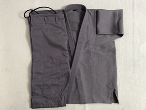 ชุดยิวยิตสูบราซิลเลียนแบบพรีเมียมผ้าเพิร์ลวีฟสำหรับผู้ใหญ่ ทนทาน ได้รับการรับรองจาก IBJJF ชุดศิลปะการต่อสู้ที่ทันสมัย - Product Image 1