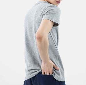 เสื้อยืดผู้ชายผ้าฝ้าย 100% พิมพ์ลายโลโก้ตามสั่ง ทรงหลวม ระบายอากาศดี สไตล์ลำลอง บริการ OEM เสื้อผู้ชายแบบกำหนดเอง - Product Image 4