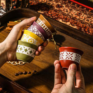 Pots et tasses rustiques arabes, soucoupes à thé en céramique artisanales, collection de poterie de style rustique - Product Image 4