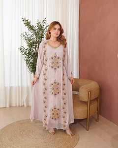 Robe de mariée musulmane saoudienne, style A, modeste, simple, unie, ornée de perles, de cristaux, de broderies, de paillettes, en mousseline de polyester, manches longues - Product Image 6