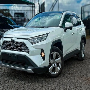 รถยนต์โตโยต้า RAV4 ไฮบริด SUV ปี 2023 รุ่น FWD ภายในตกแต่งด้วยหนังสีเข้ม สำหรับการผจญภัย - Product Image 1