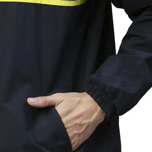 Veste d'hiver décontractée pour hommes 100% polyester vêtements d'extérieur en toile col à capuche coupe-vent de style urbain pour un look extérieur - Product Image 3