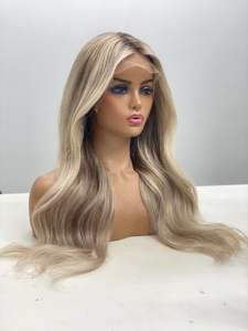 Perruque HD Lace Premium Remy Cheveux Humains en Balayage Couleur Blonde pour un Look Naturel et Élégant - Product Image 4