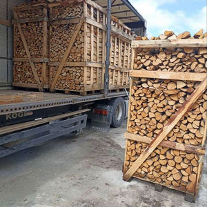 Bois de chauffage en épicéa séché au four, qualité supérieure, fendu, format carré standard, semi-prêt à l'emploi, pour poêles domestiques et foyers ouverts, vente en gros, saisons froides - Product Image 1