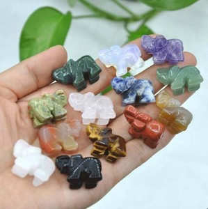 Bonne conception Lapis Lazuli 3-5 pouces Elefent sculpture pierre précieuse sculpture à la main pour la fabrication de bijoux à la mode et cadeau de nouvel an - Product Image 4