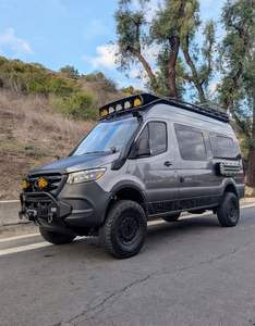 Camping-cars de luxe pour voyages en famille - Product Image 1