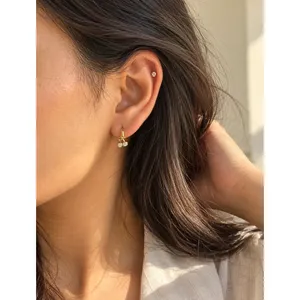 ต่างหูเชอร์รี่ชาร์มฮักกี้ประดับหินเพทาย - Product Image 4