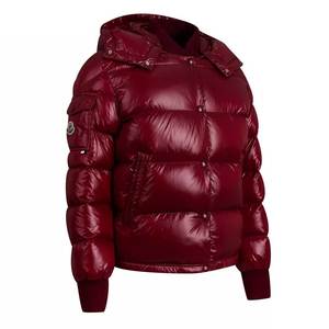 Vente en gros de veste matelassée pour femmes, manteau chaud d'hiver en duvet matelassé, à capuche, léger, surdimensionné, long, court, à la mode, tenue décontractée en plein air - Product Image 3