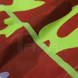 เสื้อแรชการ์ดสั่งทำพิเศษ ดีไซน์โดดเด่น ระบายอากาศได้ดี แห้งเร็ว เป็นมิตรต่อสิ่งแวดล้อม ผลิตอย่างมืออาชีพจากผ้าสแปนเด็กซ์/โพลีเอสเตอร์ - Product Image 6