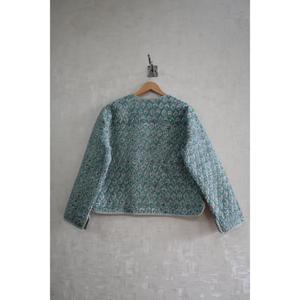 Veste matelassée en coton écologique réversible à motifs floraux imprimés à la main pour la vente en gros à l'exportation - Product Image 4