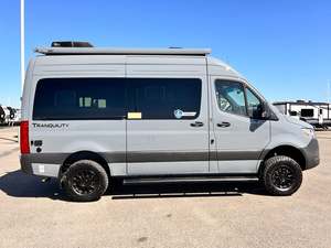 Camping-car Thor Motor Coach Tranquility 19P 2026 |   Camping-car de luxe 4x4 tout-terrain diesel |   Véhicule de loisirs de classe B - Product Image 2