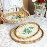 Plateau de service de luxe en rotin tressé avec incrustation de nacre, motif végétal, base en bois décorative, panier tissé