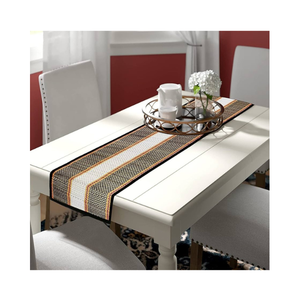 Découvrez le luxe à table avec un chemin de table rustique brodé à la main en coton 100% 180 GSM 90 pouces, fabrication OEM Inde, décoration, marque privée - Product Image 5