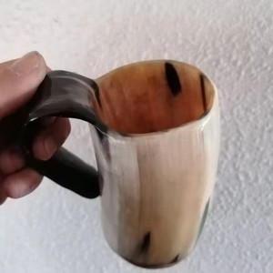 Vente en gros Tasse à corne Viking de qualité supérieure Tasses en céramique naturelle pour bar restaurant pour Noël - Product Image 1