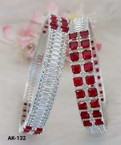 Ensemble de bracelets de mode AD uniques faits à la main pour femmes bijoux étincelants pour les mariages et les fêtes élégant pour les cadeaux - Product Image 4