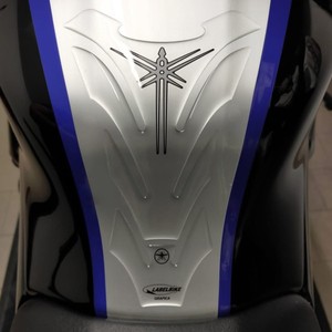 Adesivo Protettivo Trasparente 3D in Gel su Misura Compatibile con Serbatoio Moto YAMAHA - Product Image 1
