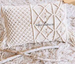 Funda de almohada de macramé hecha a mano con diseño único bajo la mejor calidad de producto con precio al por mayor personalizado por ITHL - Product Image 1