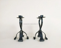 Bougeoirs noirs en fer forgé brutaliste espagnol vintage 2 bras en métal forgé pour la décoration de la maison