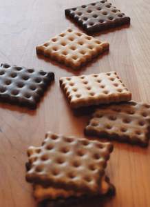 มาใหม่ที่ทําด้วยมือไม้ยิ้มเครื่องดื่มที่รองแก้วชาสําหรับตกแต่งตารางเครื่องดื่มเสื่องานแต่งงานกาแฟชาถ้วยเบียร์ที่รองแก้วผู้ถือ - Product Image 3