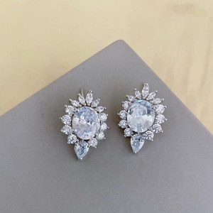 ต่างหูสตรีหรูหราด้วยหินเพทายประกายหรูหราสำหรับงานแต่งงานอุปกรณ์เสริมแฟชั่นและไอเดียของขวัญ - Product Image 1