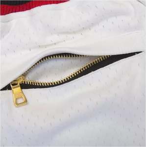 Pantalones cortos de baloncesto con diseño personalizado, shorts de malla de poliéster 100%, bordados cosidos, para correr - Product Image 5