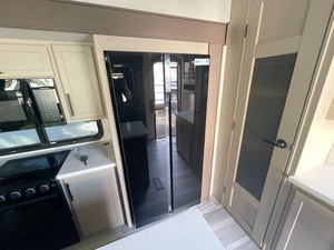 Nouvelle édition 2026 Keystone Cougar Midnight 316RLS - Product Image 3