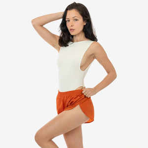 Shorts de sport pour femmes, best-seller aux États-Unis - Tissu en velours côtelé personnalisé OEM, respirant et écologique, taille haute, effet délavé - Product Image 2