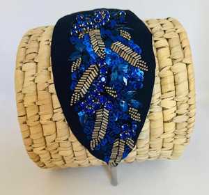 ที่คาดผมประดับด้วยลูกปัดพร้อมดีไซน์ปักที่คาดผมรูปทรงใหม่นุ่มสวมใส่ง่าย - Product Image 1