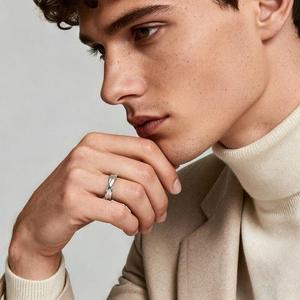 Anillo de Boda Cruzado de Diamantes para Hombre en Oro Amarillo de 10K, Joyería Fina y Elegante - Product Image 6