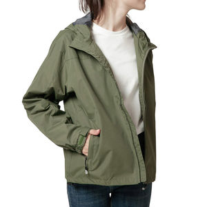 Meilleur manteau de pluie pour femmes pour les tournées Léger et confortable Matériau souple Imperméable et durable Nouvelle arrivée à un prix - Product Image 4