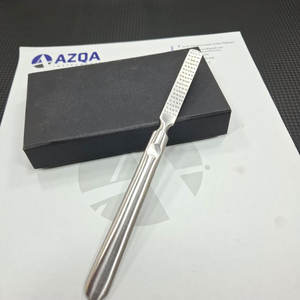 Lime à pieds professionnelle en acier inoxydable, éliminateur de callosités, râpe pour peaux dures, outil durable pour le soin des pieds à domicile et en salon - Product Image 2