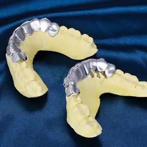 Luxury Hip Hop Iced Out <b>Diamond</b> Grillz Customized 14k 18k White Gold <b>Teeth</b> Grillz VVS Moissanite <b>Diamond</b> Grillz for Men - Product Image 3