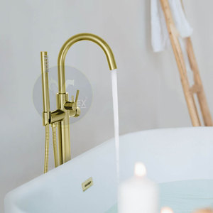 Robinet de baignoire au design classique, couleur unie, fabriqué au Pakistan, finition polie. - Product Image 4