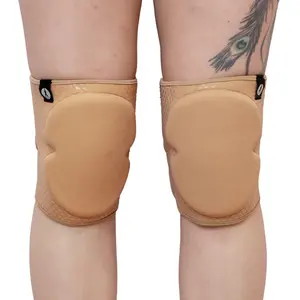 SHEMAX TAN GRIPPY RODILLERAS Extra Gruesas Relleno de 12mm con Gel Grip Horse Products - Product Image 5