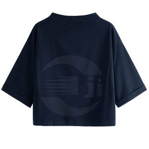 Camiseta corta de mujer de alta calidad Color sólido con diseño de logotipo personalizado - Product Image 2