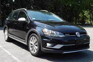 Volkswagen Golf Alltrack SE 2019 d'occasion, boîte manuelle 6 vitesses, turbo 4 cylindres, transmission intégrale, non modifiée - Product Image 2