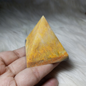 Vente en gros de pyramide jaspe, pierre naturelle d'Indonésie, pierre précieuse de haute qualité, artisanat poli, taille 5x5 cm - Product Image 4