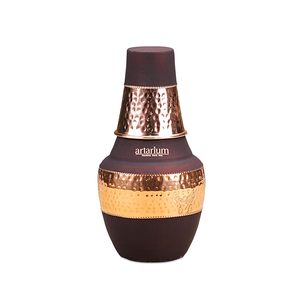 Bouteille en cuivre faite à la main avec un matériau en cuivre pur, un design élégant et étanche améliore la digestion - Product Image 1