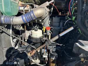 Camión de Gasolina/Combustible USADO Source Now T680 2021 de 4800 Galones - Paccar 400HP 12 Velocidades AMT - Exportación Global - Despacho de Aduana Gratuito - Product Image 5